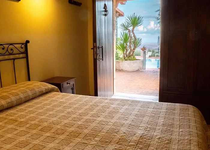 Le Cese Bed & Breakfast 4*